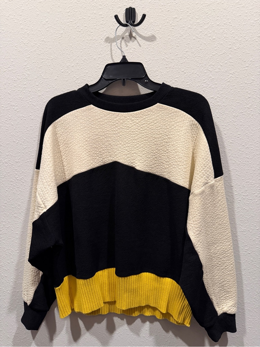 Zara Black, Cream & Yellow Colorblock Crew Sweatshirt